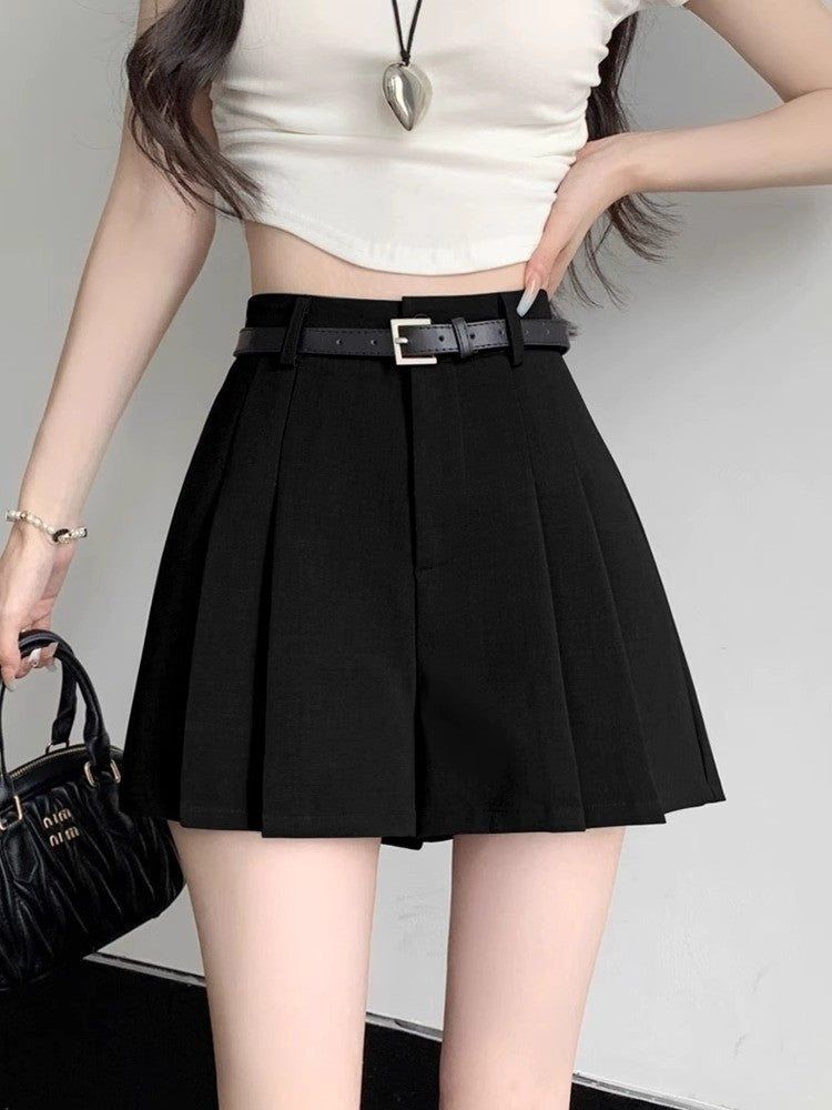Vanda Pleated Suit Short