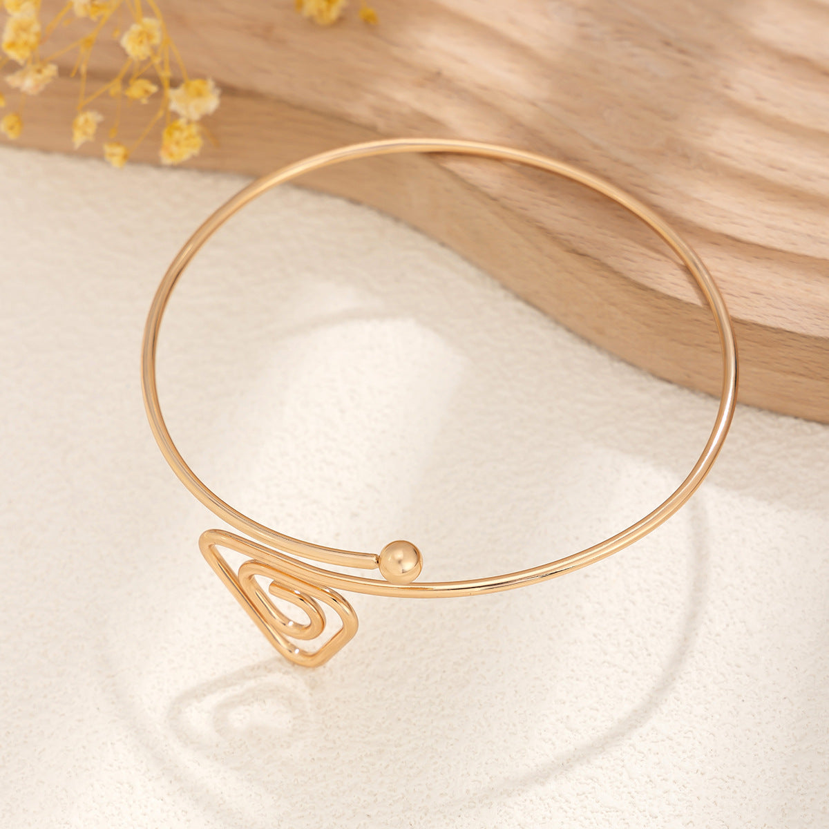 Aurora Spiral Arm Cuff