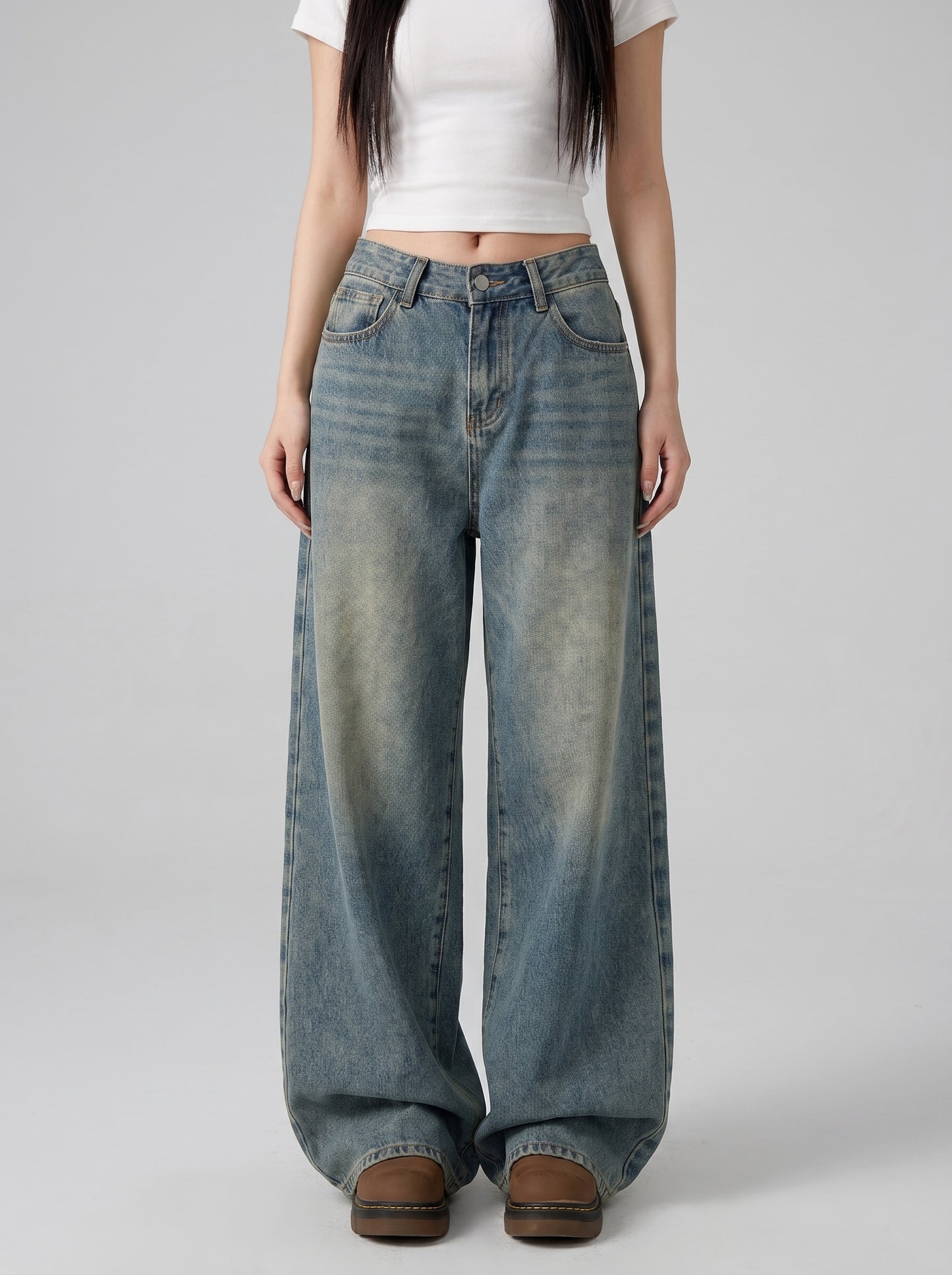 Livia Baggy Wide-Leg Jean on model