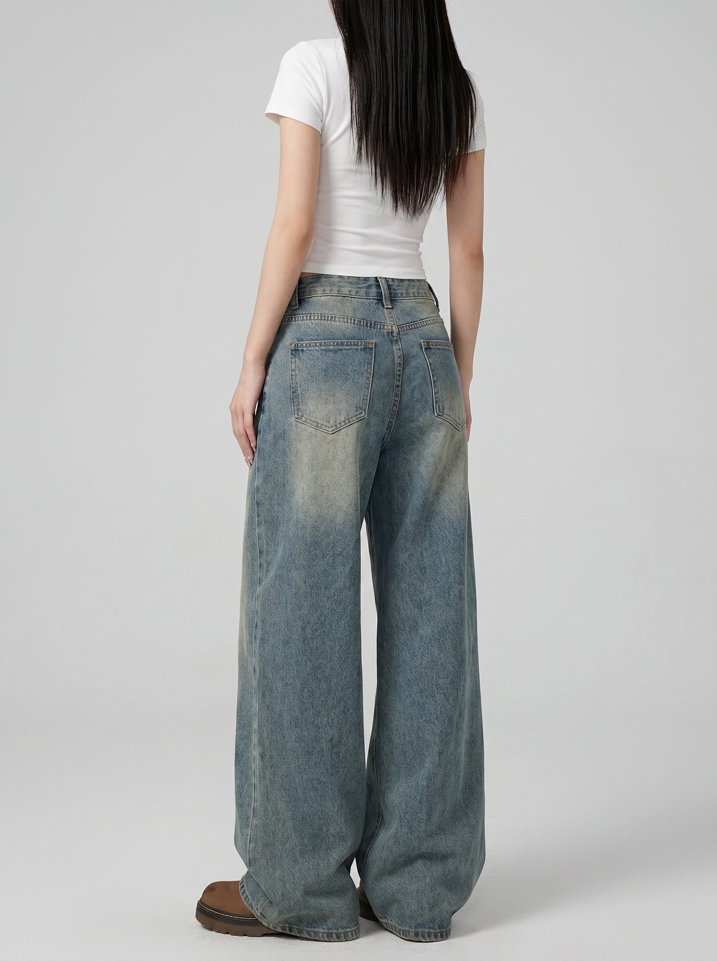 Livia Baggy Wide-Leg Jean on model