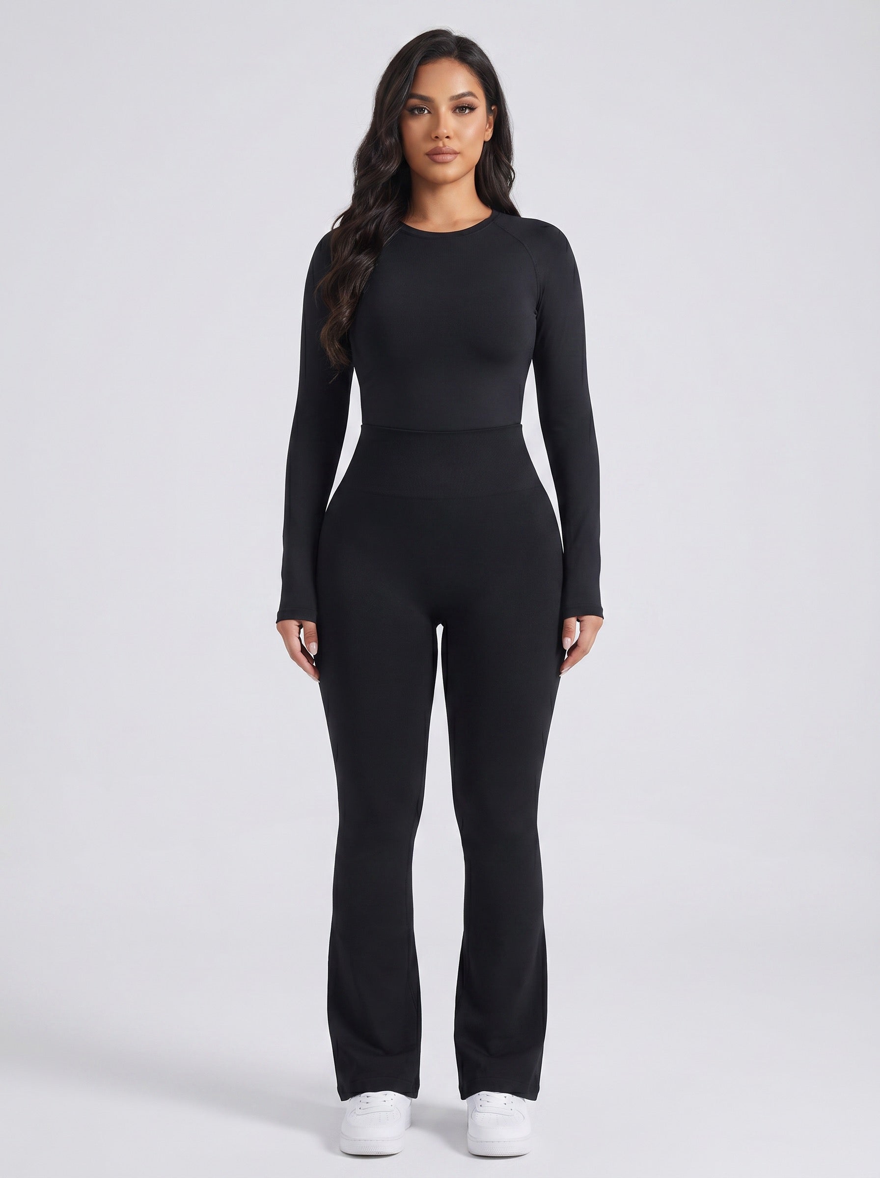 Ondina Flare Legging on model