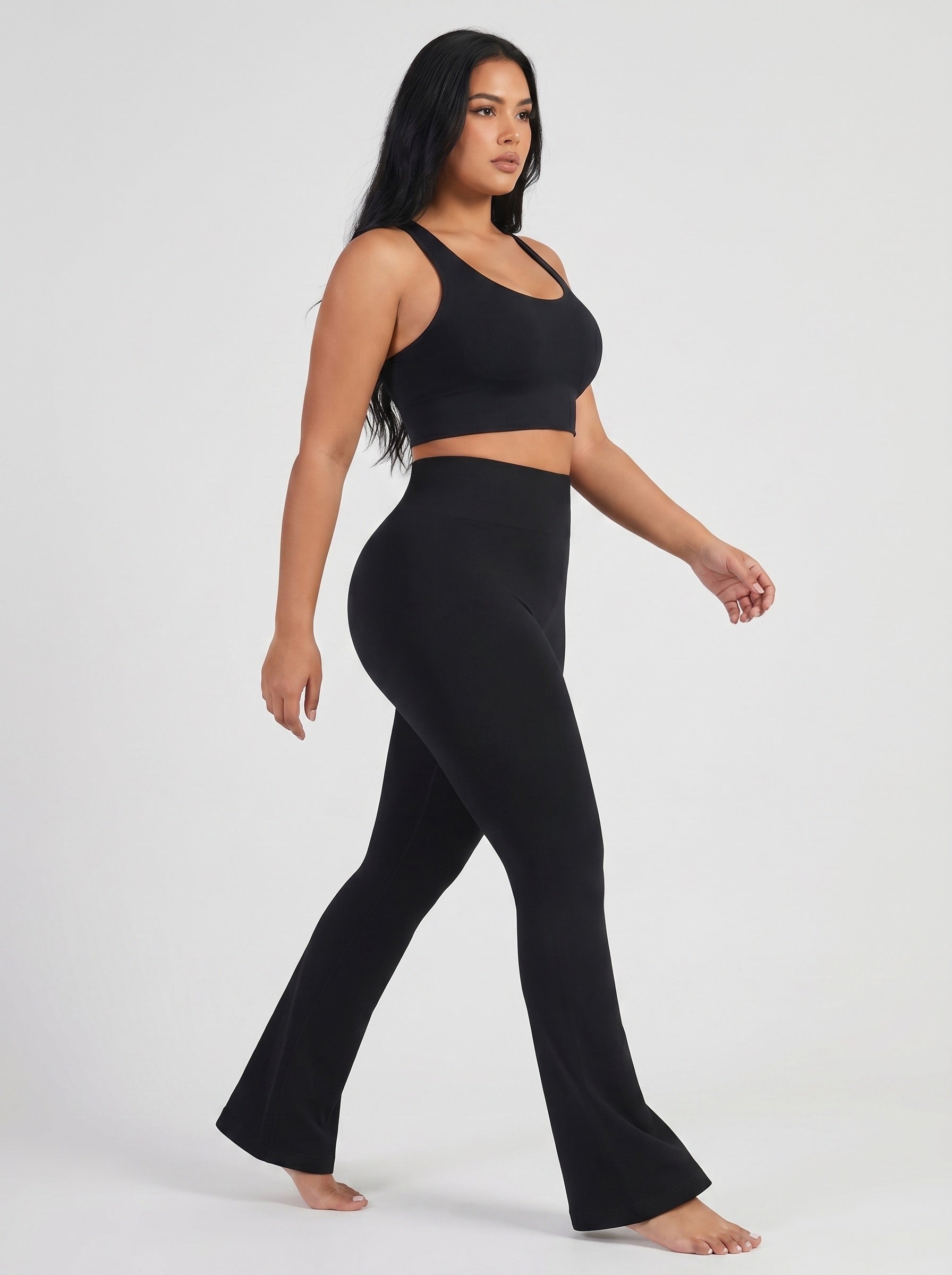 Ondina Flare Legging on model