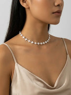 Perlina Pearl Choker on model