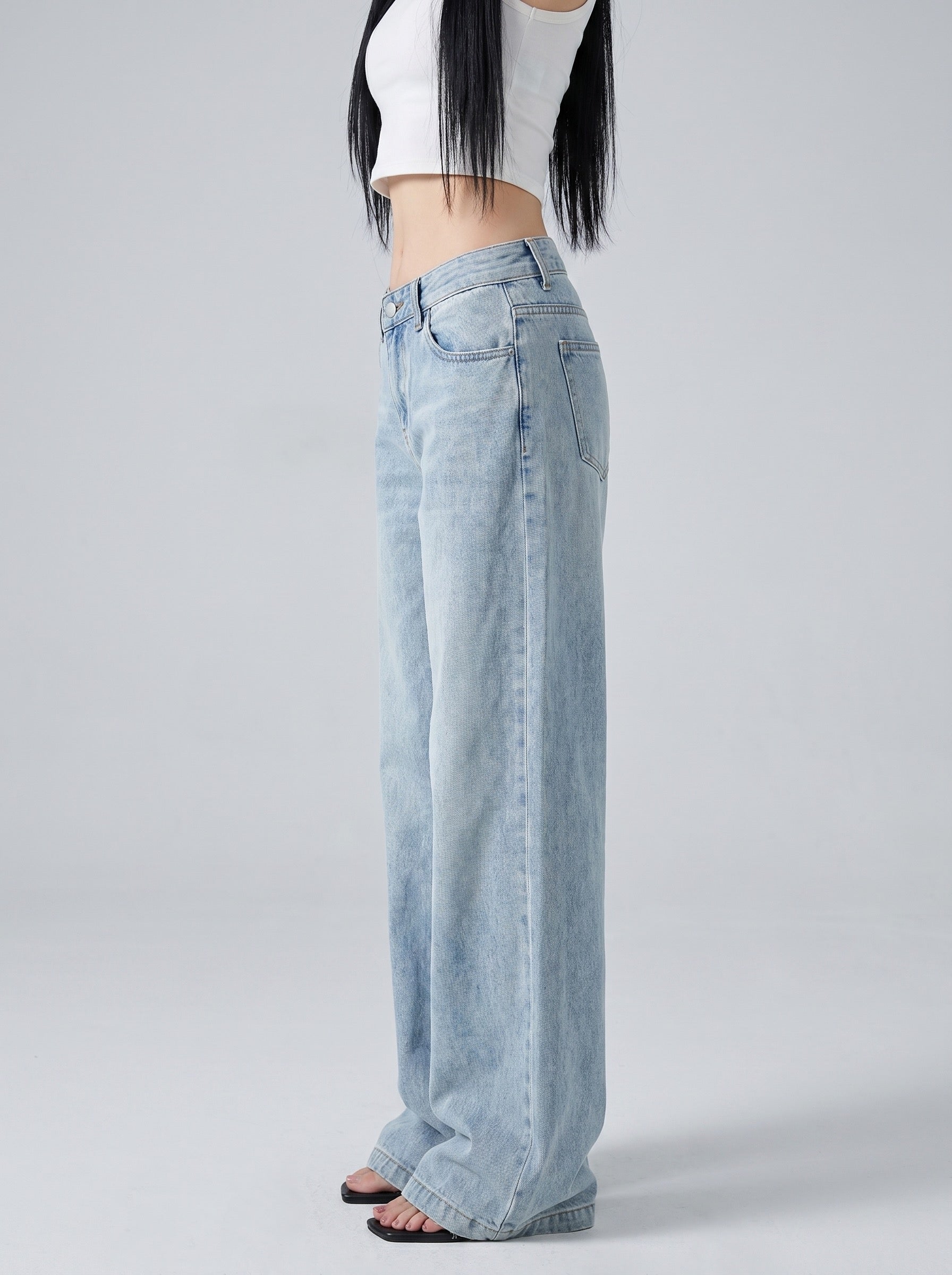 Vera Low-Rise Wide-Leg Jean on model